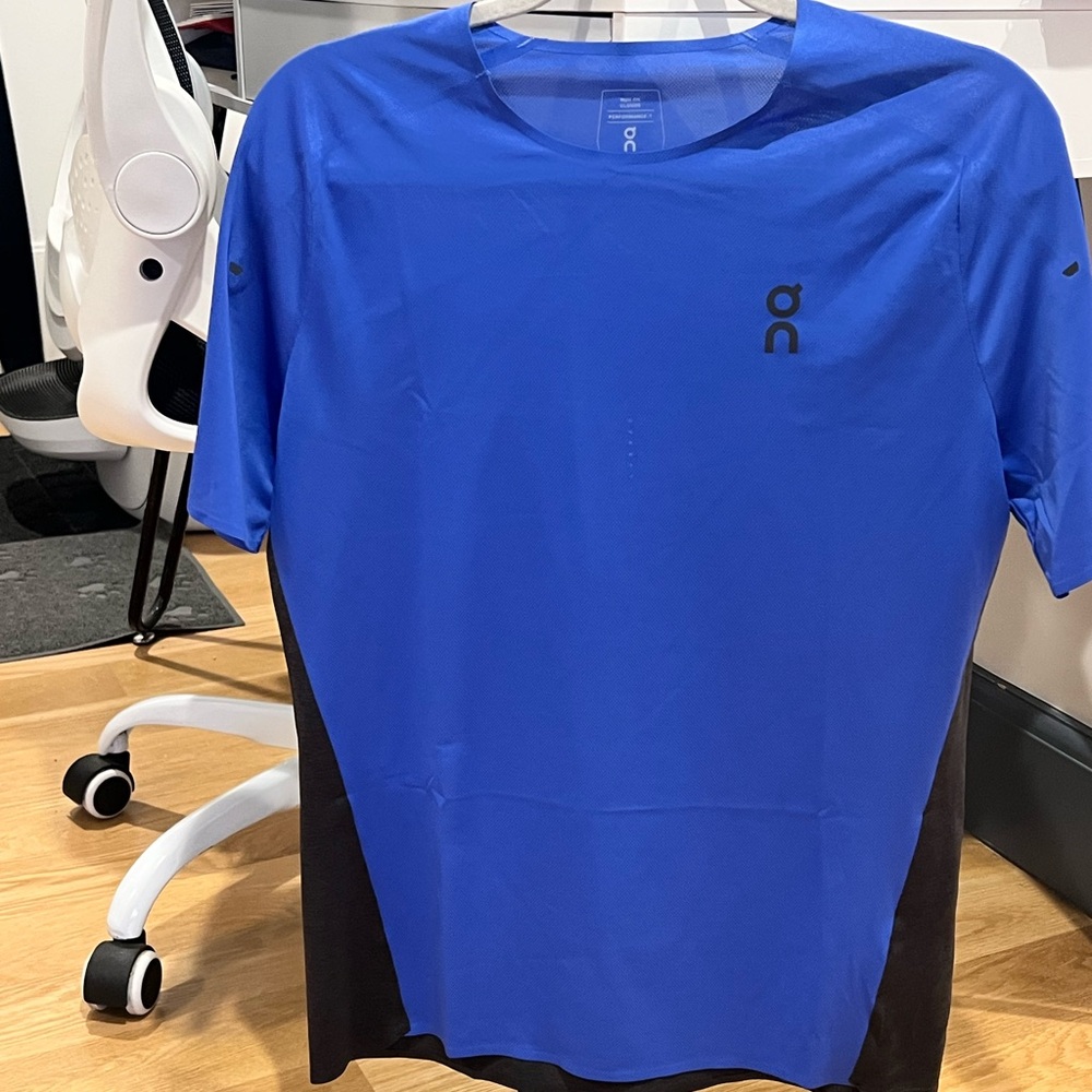 On Running Men's Blue Performance Shirt